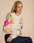 Blusa de moletom com flores bordadas