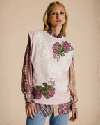 Colete rosa em algodão com renda e bordado floral