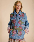 Maxi jaqueta jeans com aplicação floral